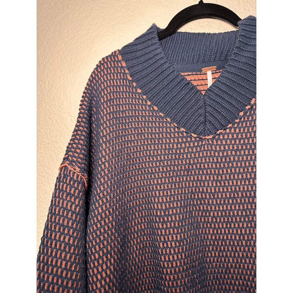 Free People Blue Orange Waffle Knit Oversized V-Neck Sweater Womens Medium - Picture 5 of 7